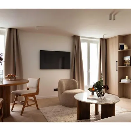 Elegant Apartment- 2br-6p- Le Marais * Paris